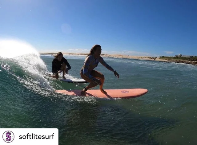 • @softlitesurf Sharing is caring feat. @elliehayden and @jordanblackfish 
#softlite #surfingshouldntbesohard #foamculture #surf #softboards #couplegoals